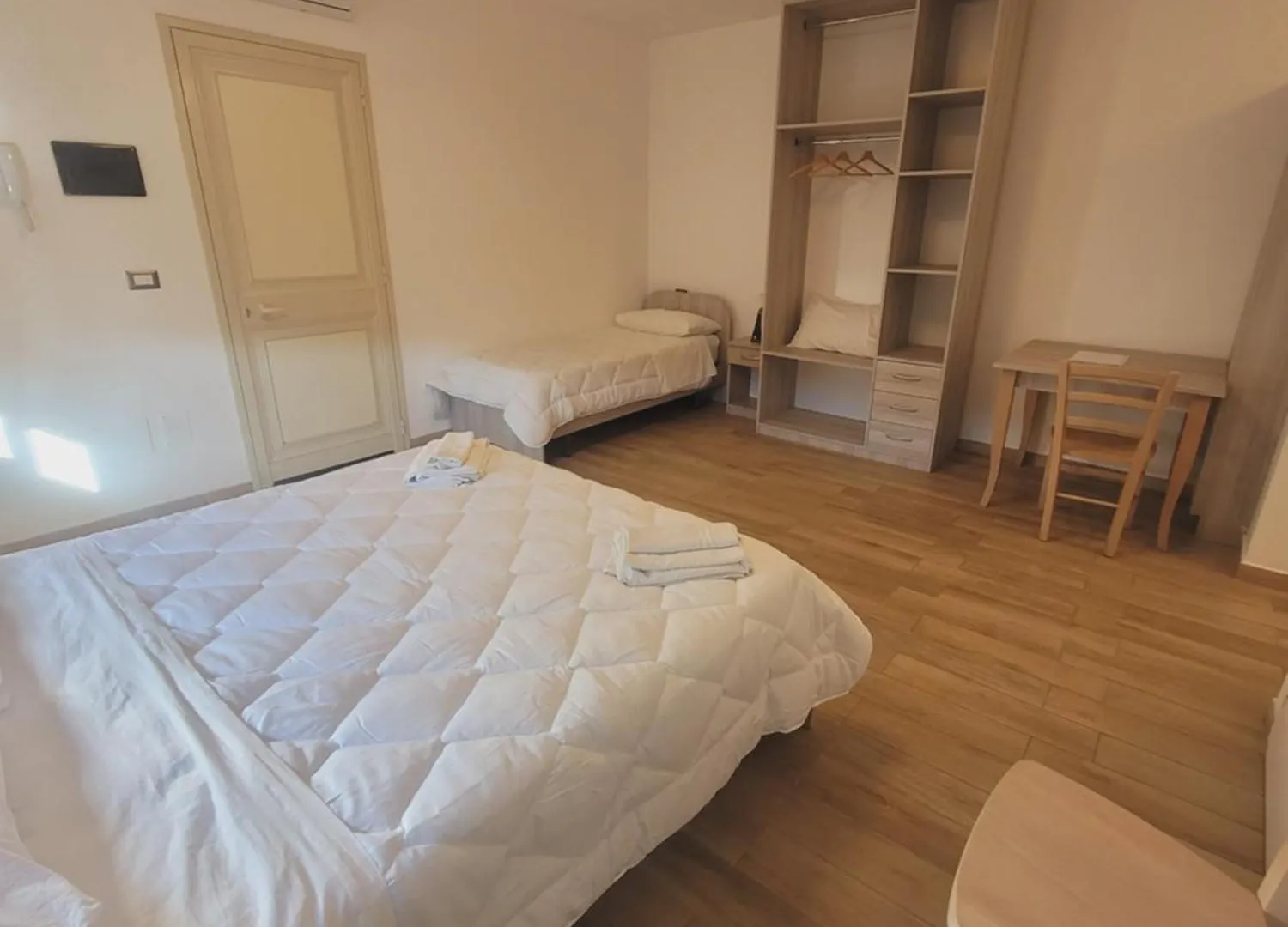 Apartment Ferienwohnung House Airport CTA Italien